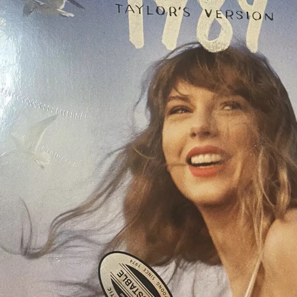 Taylor Swift Crystal Skies “blue edition” LP + Autographed Tortured Poets cd.COA